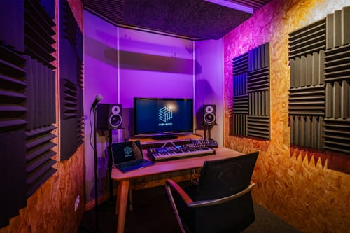 Studio 5 — werkplek en apparatuur